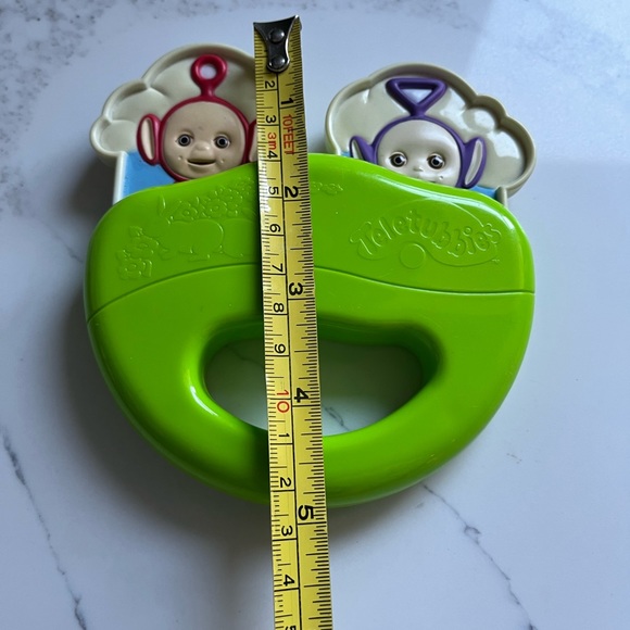 7 adorable teletubbies. Includes plush and plastic teletubbies! And plastic toy. - Picture 15 of 16